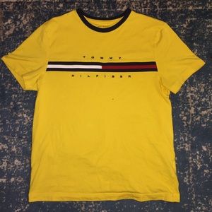 Tommy Hilfiger Men’s Classic Fit Big Logo T-Shirt